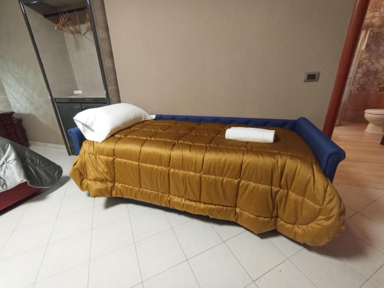 Red Fox Rooms Decimomannu Экстерьер фото